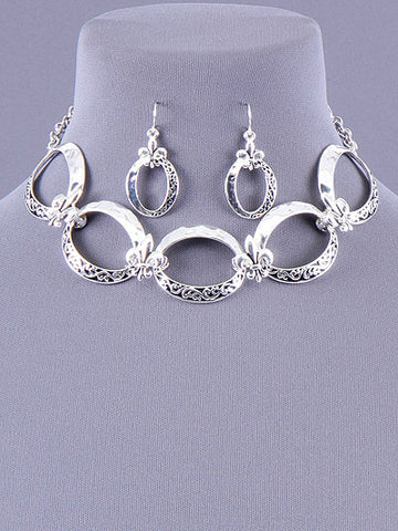 Fleur de Lis Necklace Set